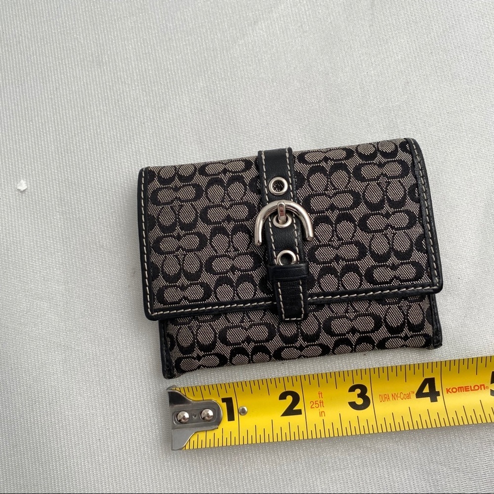 Coach Signature logo canvas C logo polished nickel buckle wallet - Picture 5 of 7